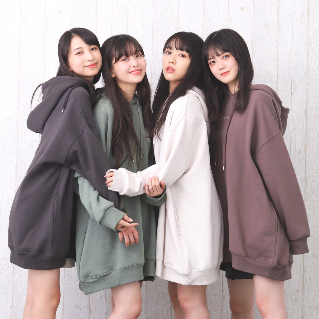 onefive_music's tweet photo. @official.onefive × @pairpair_code 📸
Hoodie 💕
#onefive
#onefive_GUMI
#onefive_MOMO
#onefive_KANO
#onefive_SOYO
#pairpair
#BackPrintBigHoodie
#12月22日オンラインライブやるよ
#BlueWinter2020 https://t.co/eGa363FIGd