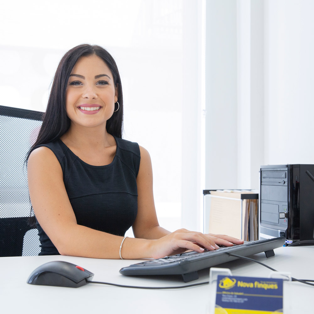 Novafinques's tweet image. ¡Muchísimas felicidades Lorena! 🙂 ¡Te deseamos que pases un gran día! 🎂#equipo #novafinques #aniversarios #cumpleaños