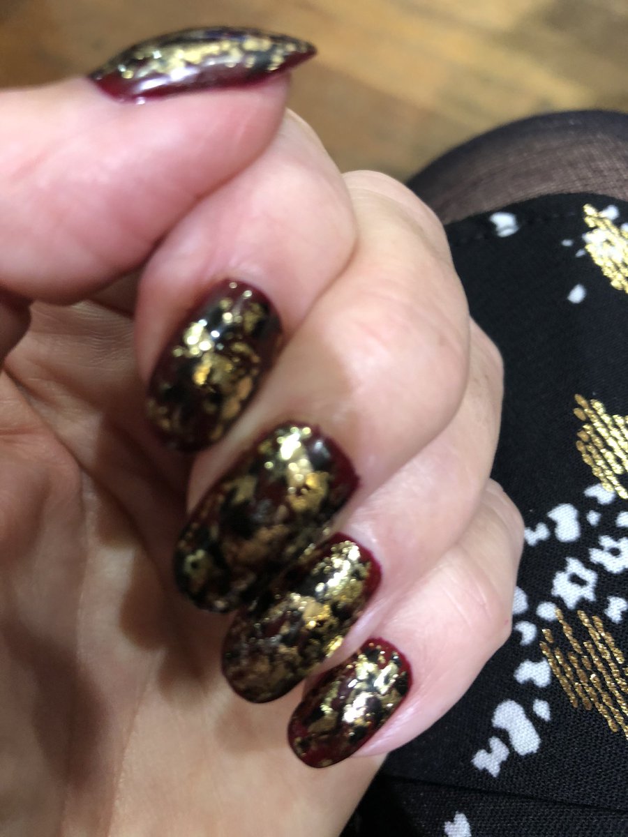 KinlochSusan's tweet photo. Xmas nails #divanails 🎄 https://t.co/qsq6bVrsXc