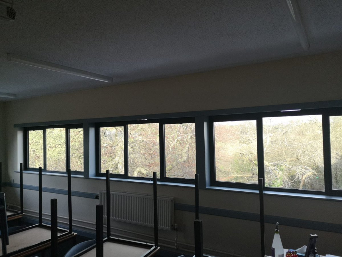 cullenhp_helen's tweet photo. A school holiday for many @SexeysSchool but our amazing site team have a busy few days still ahead of them. This week itβs the installation of new windows and doors to replace the old and broken ones. #siteimprovements #exceptionallearningenvironment https://t.co/yldB07BeGB