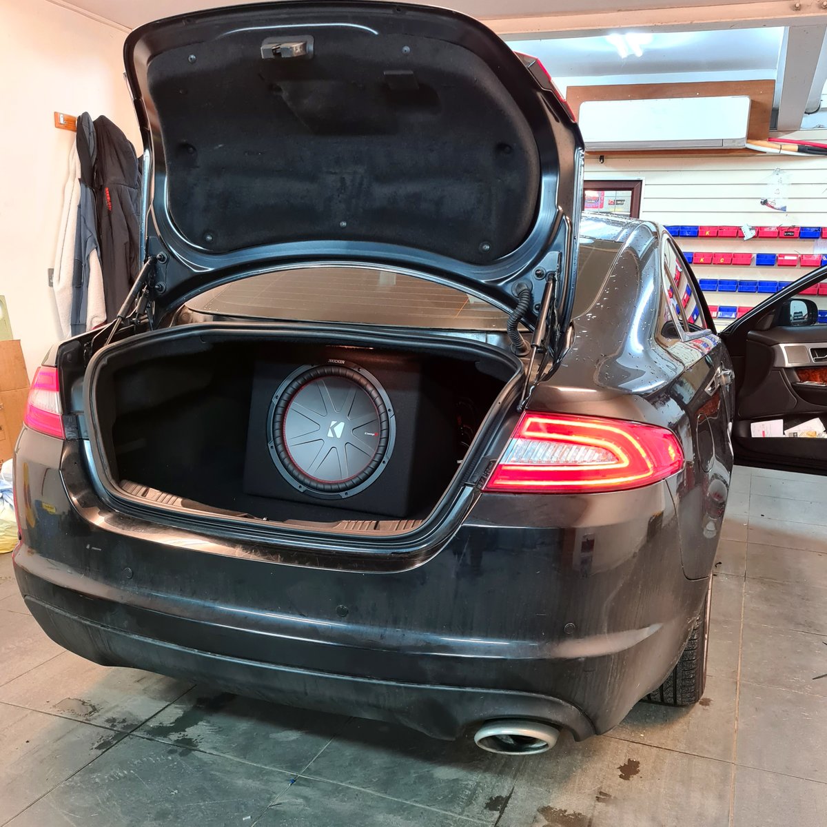 InCarMusic1's tweet photo. ✅ Jaguar XF
▪️ Kicker CompR 15" 800W RMS Car Subwoofer
▪️ Pioneer 2400 Watt Mono Amplifier
🌐https://t.co/mleUZsEsMY
☎️02085588111
#incarmusic #caraudio #kickeruk #kickeraudio #compr #ukaudio #basscar #livinloud #jaguarcars #jaguarclub #jaguaruk #jaguarxf #xf #jagxf #pioneer https://t.co/culRUnQ2zG