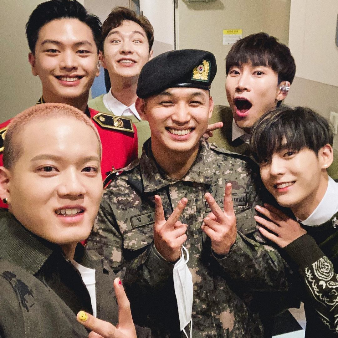 BTOBCEREUS's tweet photo. @PenielShin 심장이 갑자기 아파ㅠㅠㅠㅠㅠㅠㅠ 식이도ㅠㅠㅠㅠㅠㅠㅠ 사랑해비투비💙💙💙 https://t.co/9EcBvVp8cm