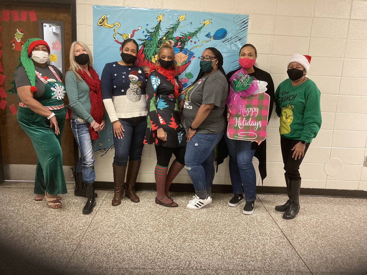 CCMS_MOID's tweet photo. Welcome to IDVille. I love my CCMS Family!!!
#Moid
#JarvisAdams
#DrMustifa
#NicoleBrowder
#CCMSRocks https://t.co/50E4kVOqrG