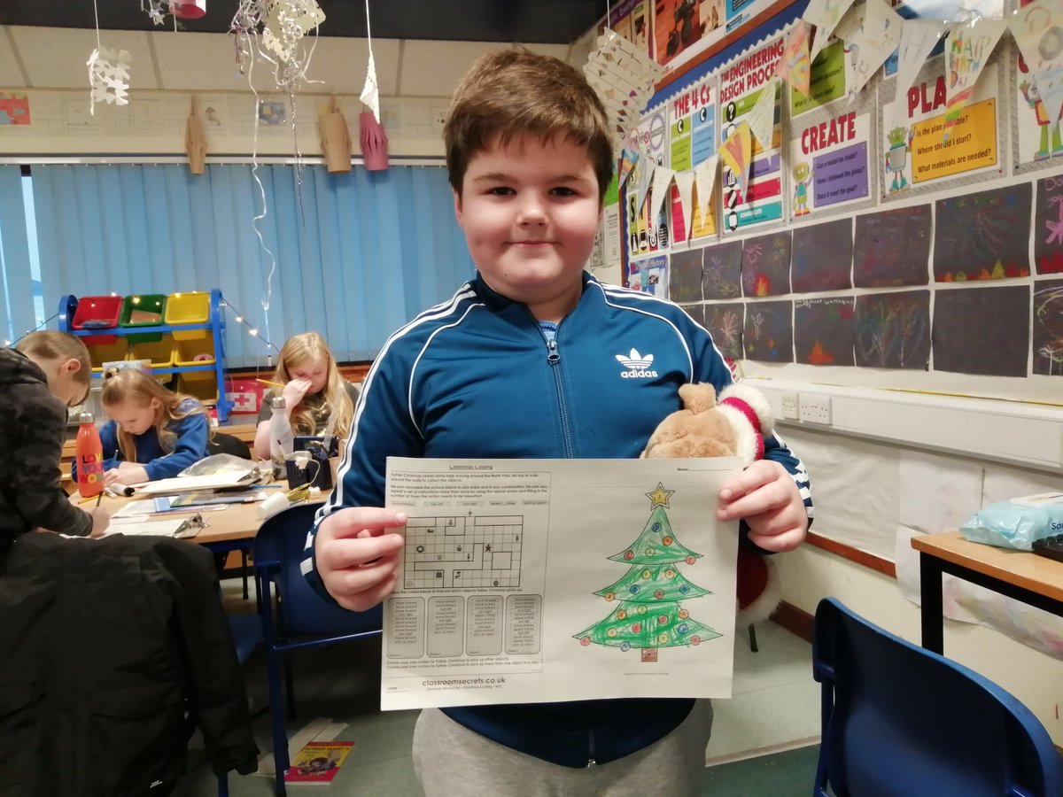 MissHedges_'s tweet image. Today in P4 the class learned a bit about binary! They used their new found knowledge to solve a Christmas tree design problem. Great work P4! #VPStech #UnpluggedComputing