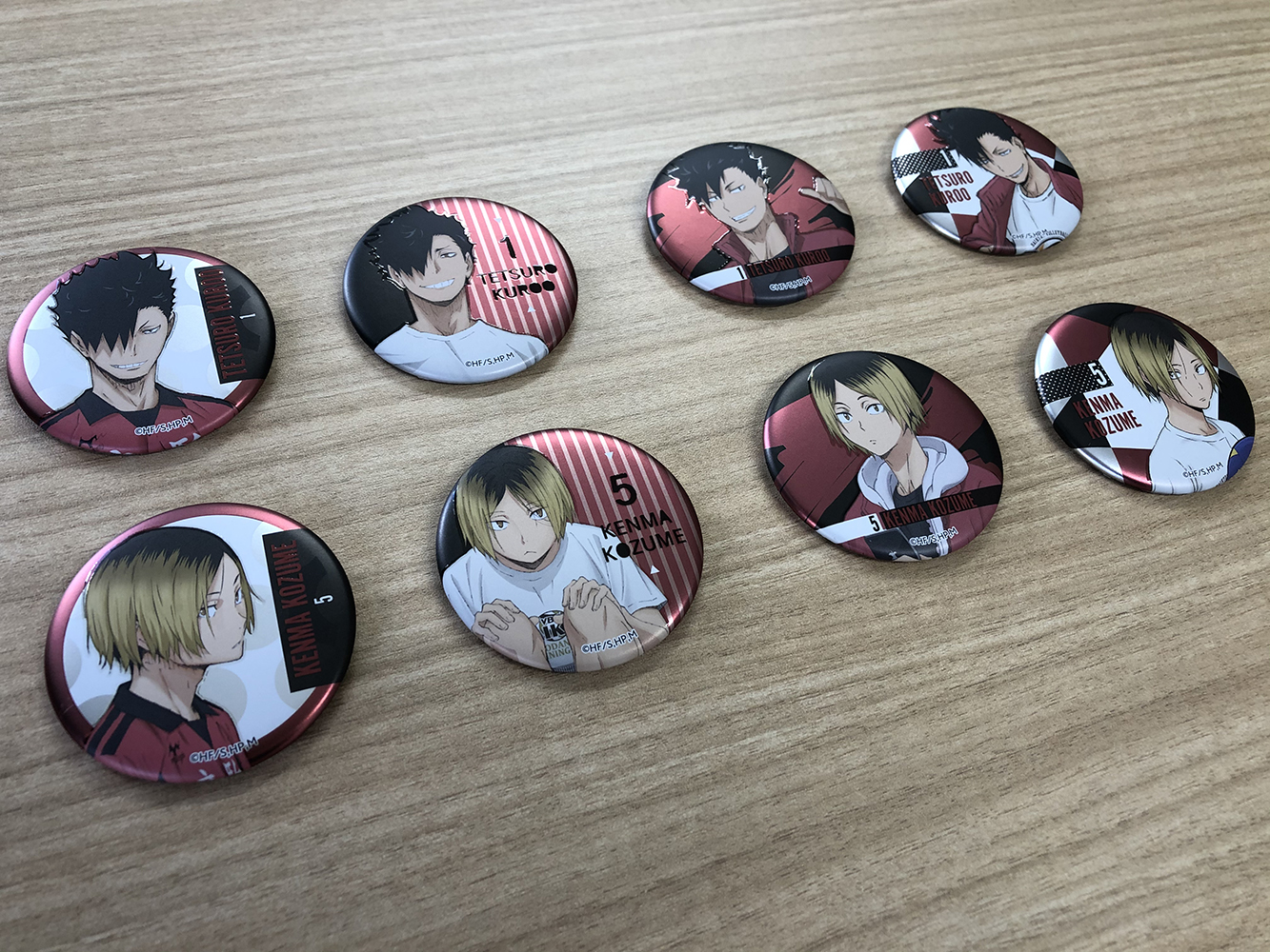ジャンプショップ Jump Shop 公式 Jump Shop12 18 金 発売新商品情報 Jump Shop歴代描き下ろしイラストを使用した学校別のメモリアル缶バッジが登場 デコレーション仕様でかっこよく飾れる ハイキュー メモリアル缶バッジ 烏野 青葉城西 音駒 ジャンプショップ Jump Shop 公式 Jump Shop12 18 金 発売新商品情報 Jump Shop歴代描き下ろしイラストを使用した学校別のメモリアル缶バッジが登場 デコレーション仕様でかっこよく飾れる ハイキュー メモリアル缶バッジ 烏野 青葉城西 音駒