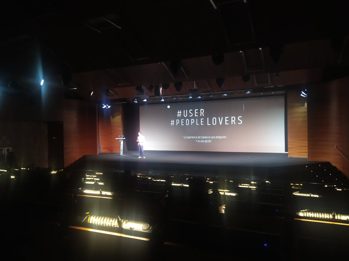 MeridianaTeam's tweet photo. "LA EXPERIENCIA DEL CLIENTE ES UNA OBLIGACIÓN, Y NO UNA OPCIÓN"
@daniel_marote en el @Melia_Castilla en la jornada organizada por el #madridconventionbureau y @MPIIberian #userlovers https://t.co/TIPmZheVxb