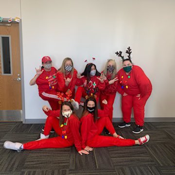MrsHernandezv's tweet photo. When you have the very best team and friends at work, it doesn’t feel like work! #ouidabest #holidayfun #rcisdjoy #bulldogs https://t.co/5bOMivRBRi