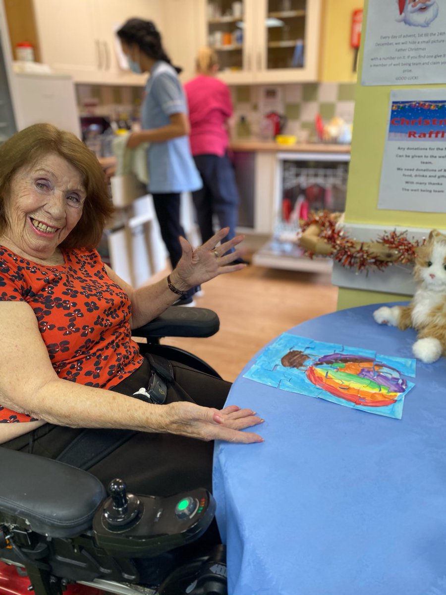 HannahMorePri's tweet photo. Residents at Saffron Gardens Nursing Home received the #actsofkindnessweek gifts from our Year 3 and Reception children and they loved them! https://t.co/wYTGgaTdLa
