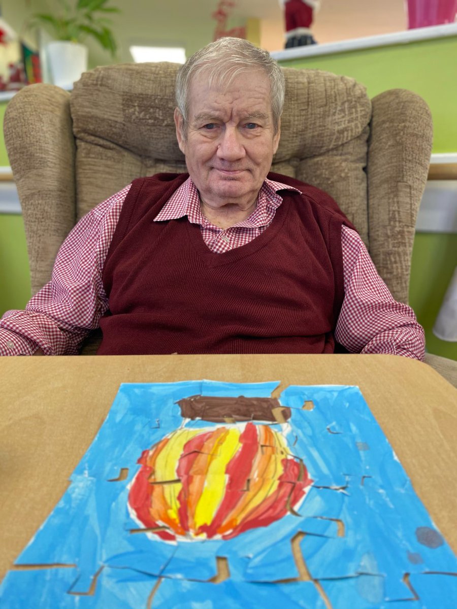 HannahMorePri's tweet photo. Residents at Saffron Gardens Nursing Home received the #actsofkindnessweek gifts from our Year 3 and Reception children and they loved them! https://t.co/wYTGgaTdLa