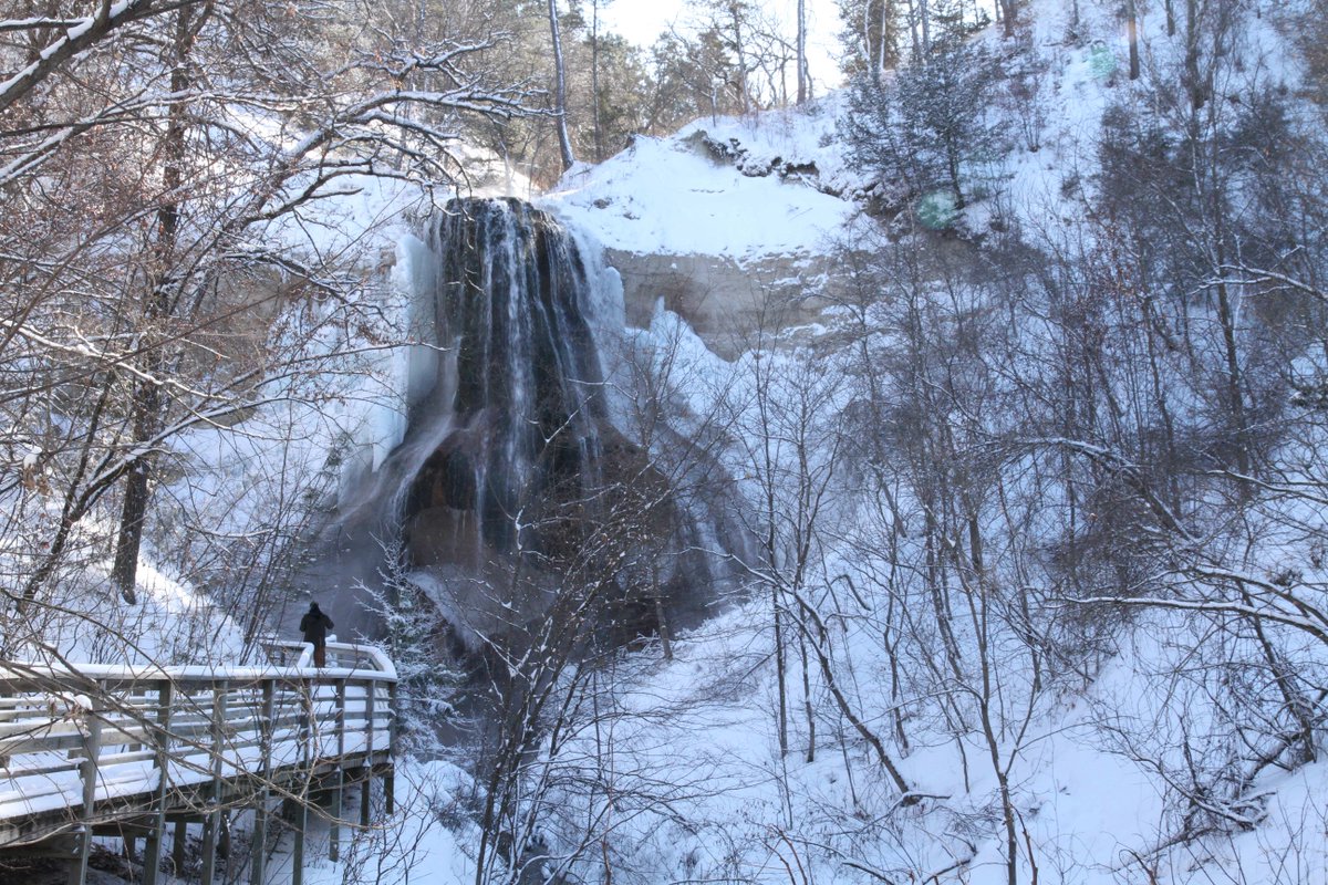 NiobraraNPS's tweet photo. #2020TimeOut today to celebrate #solstice and the official start of winter!

Take a break and think of #findingpeace in the National Parks this winter.

#optoutside #NiobraraNSR #NPS #naturalphenomenon

Photo: NPS, G. Warrick. https://t.co/vZJNGqfxOC