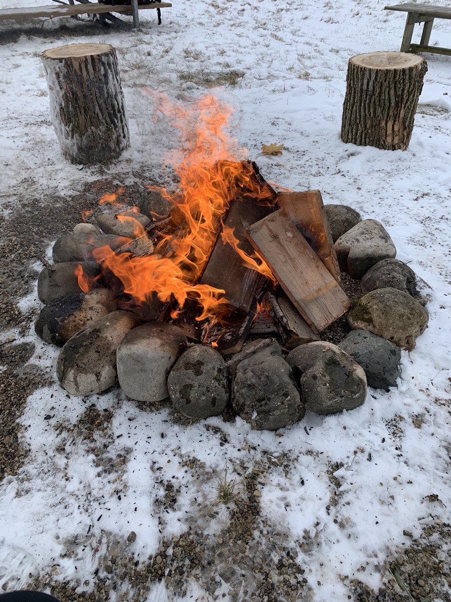 Astew123's tweet photo. My teaching space today:)! #firevibes #FiresideChat #peoutside #peteacher https://t.co/2skqF4D65y