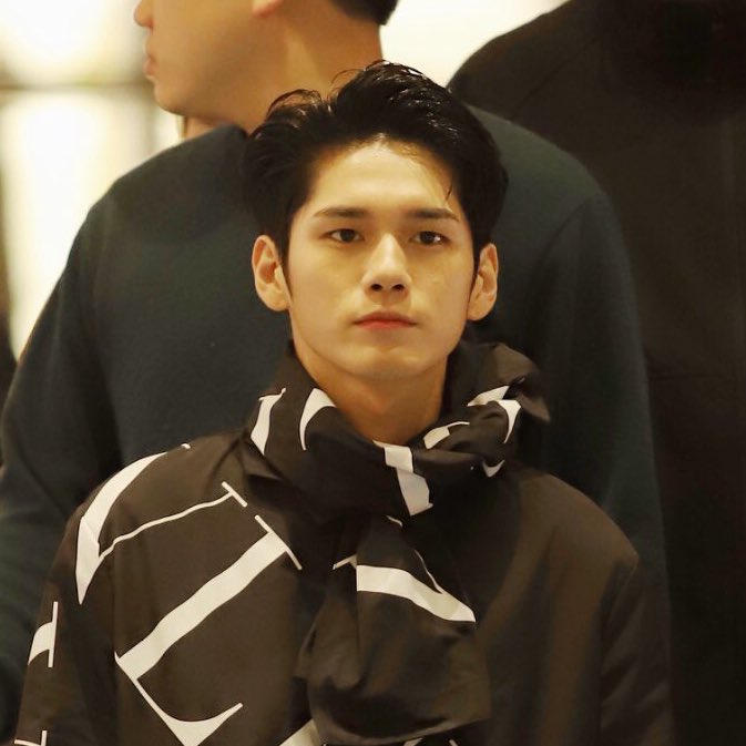 it's getting long omg i'll just end this thread with valentino ong <3