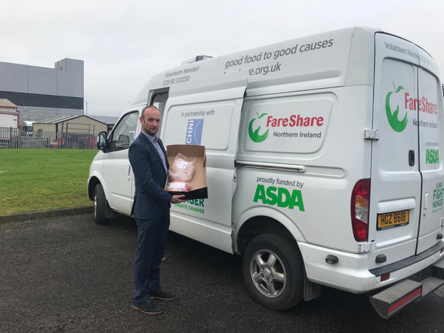 FareShareNI's tweet photo. We are delighted to be able to distribute 1,000 turkeys 🦃and 1,000 hams 🍖to our community partners across Northern Ireland who support people in need. 
Thanks 🙏to  @CommunitiesNI for their funding which helps make this possible. 
 #feedpeoplefirst #endfoodpoverty https://t.co/WD2hrurWIf