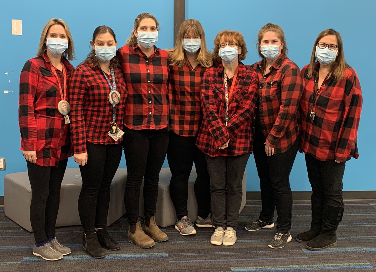 MsBuragina's tweet photo. When you work together @PupsStfa  there tends to be a few twins! #stfaSpiritWeek #stfastewardship @alcdsb_stfa @alcdsb ❤️🖤❤️🖤 https://t.co/9We61rdjx0