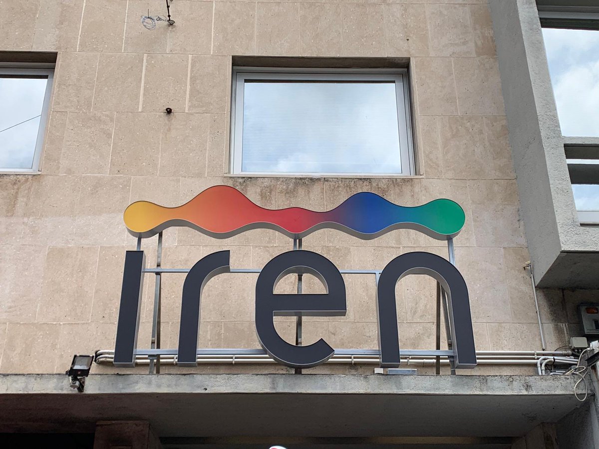 gruppoiren's tweet photo. Iren ed #Enerbrain insieme per un #risparmioenergetico sempre più smart! La #startup torinese è impegnata nella riqualificazione di 7 sedi Iren in #smartbuilding: gli interventi ridurranno i consumi del 20%, evitando l’emissione di 716 t di #CO2 https://t.co/jbSBaSA9Ev https://t.co/HdBTANgRhU