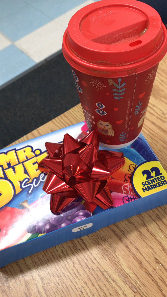 mrsjoerling's tweet photo. My favorite things! Thanks secret pal! #ViewMyPal @Crestview_NKC https://t.co/0KoBdbd0eb