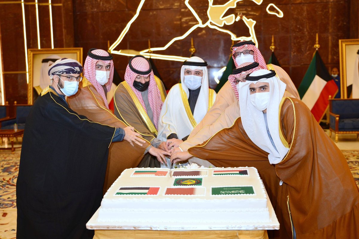 اللهم وحد كلمتهم لما فيه خير شعب #الخليج 
#خليجنا_واحد