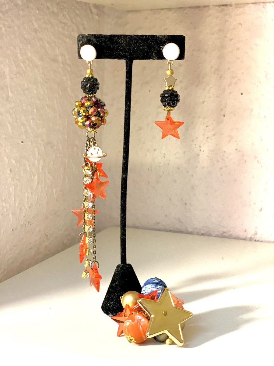 roselinde_'s tweet photo. Un diseño #Roselinde personalizado de pendientes asimetricos y maxianillo para @martaflich en @todoesmentiratv 🤩 #estapasando
¡Gracias Marta y Carmen por confiar en nosotros! 😍#DesignForMe
#tvtime #MartaFlich #TodoEsMentira https://t.co/fYoJtByvn5