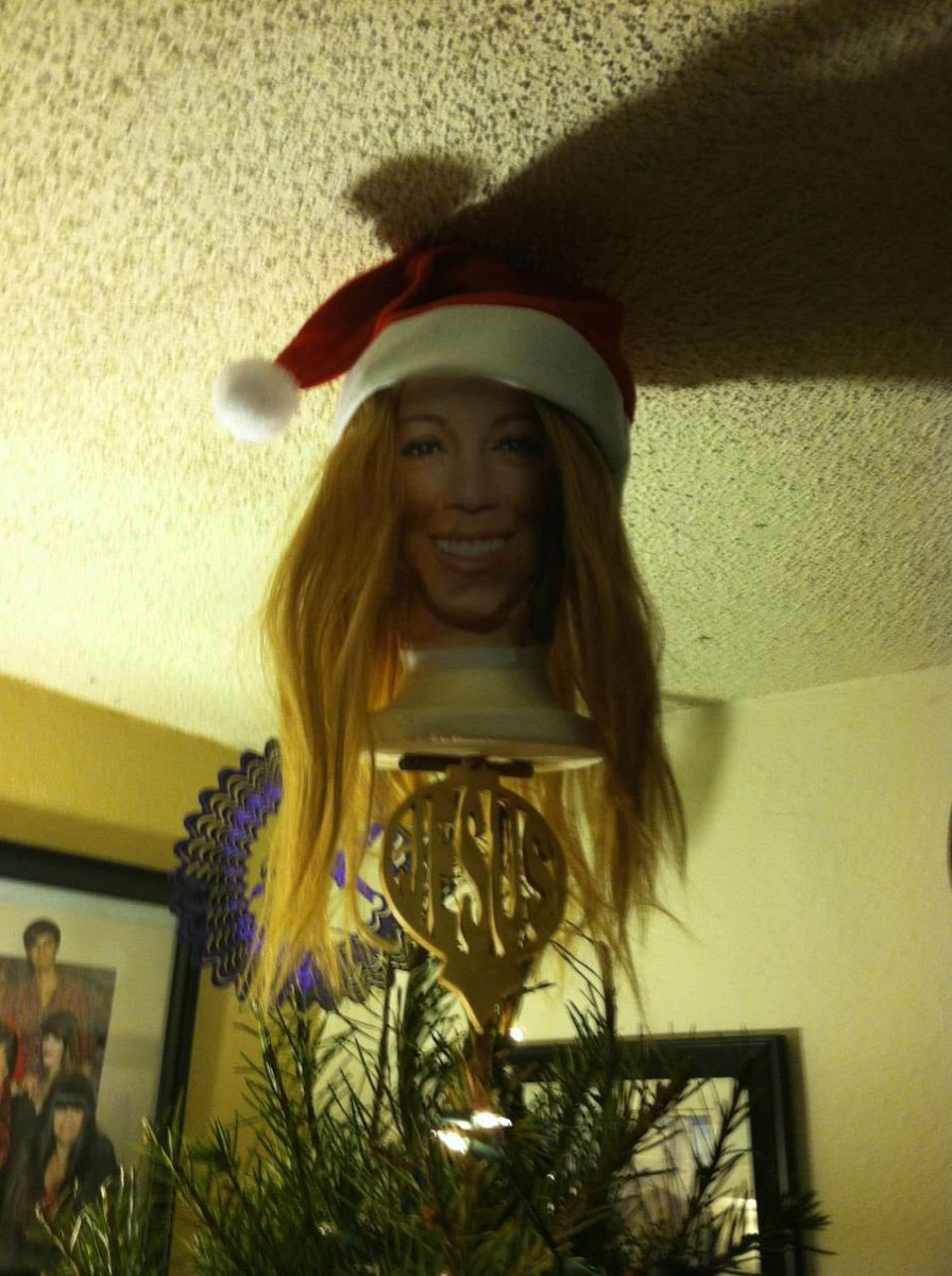 <a href="/MariahCarey/">Mariah Carey</a> And what about this one ? 😍😍