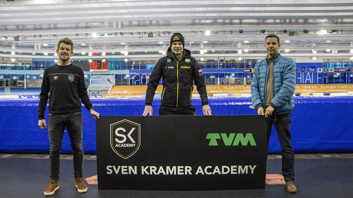 tvmnl's tweet photo. De Sven Kramer Academy en TVM verzekeringen zijn een samenwerkingsovereenkomst aangegaan voor de komende 3 jaar. Wij willen op deze manier een wezenlijke bijdrage aan het schoolschaatsen in Nederland leveren. Meer op➡️https://t.co/6lrGGam5RC #tvmverzekeringen #svenkrameracademy https://t.co/N9fJpXSaNV