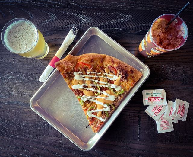 ExperienceJaxTN's tweet photo. Looking for some last minute gifts? It's 2020 &amp; everyone could use a bit of a break from having to make their own dinner! 
Where's your favorite #JacksonTN Restaurant? 
#ExperienceJaxTN 
@asiagardenjaxtn  @RocknDoughPizza #oldtownspagghettistore #JamaicanAfricanCuisine https://t.co/ZR6quJJETG
