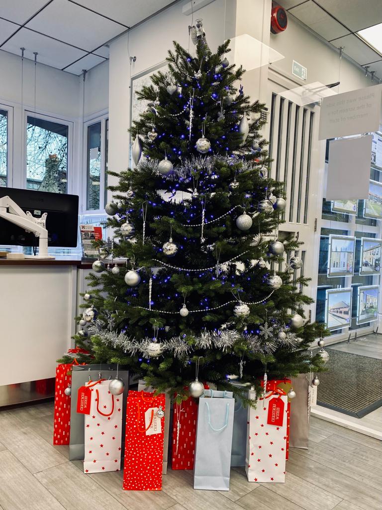 RAHEstateAgent's tweet photo. Spot the difference 😂 we've been overwhelmed with the gifts received from our clients this year. Thank you to all.

#Gifts #SpotTheDifference #ChristmasIsComing #RAH #Grateful https://t.co/t1gDO9Nyhv