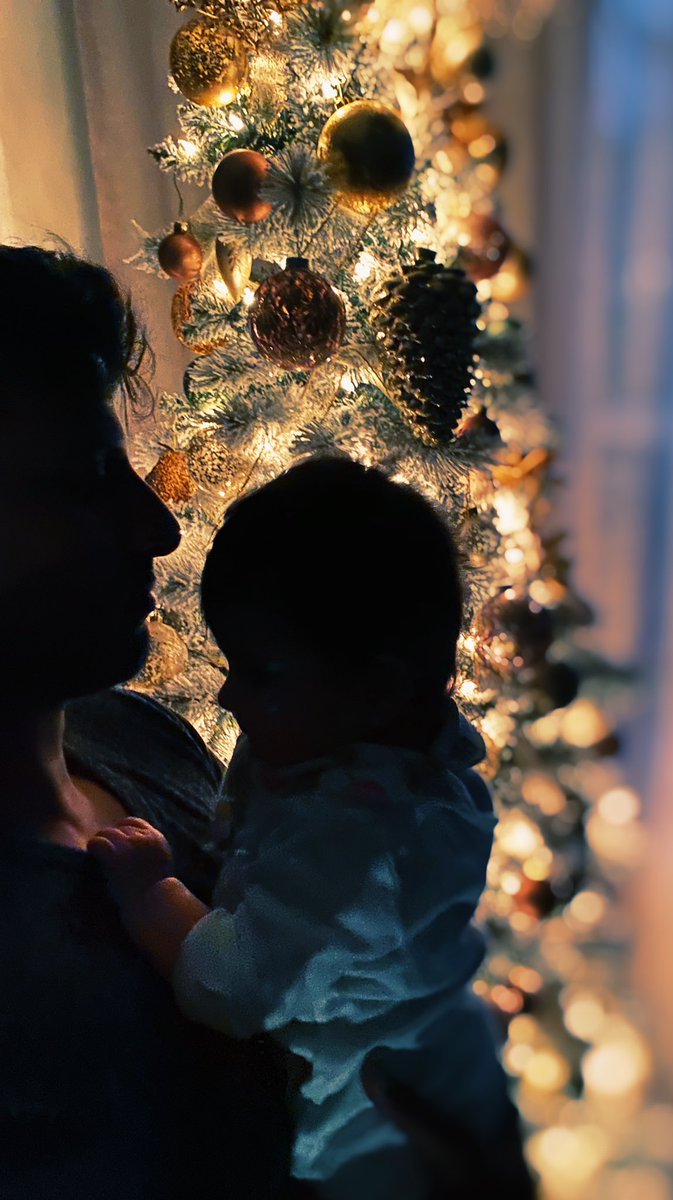 After 9 long months (2 of them quarantining away from then pregnant  @AlixandraMD) of PPE, critically ill patients we saved + those we couldn’t, changing how we live + interact with friends/family, concern about infecting my daughter & other loved ones, we have HOPE again!