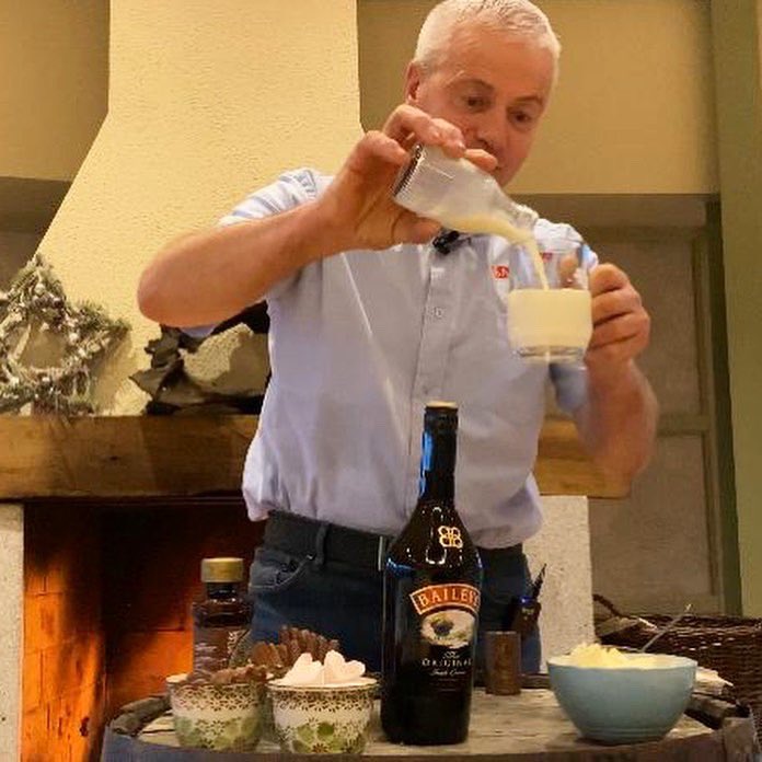 orchardcentre's tweet photo. We were so delighted to join with @goodcausetravel and many more for the virtual “Irish pub” experience for our guests from all over Russia today
#tourismireland #greatexperience #baileysus #baileysfarm #incentivetravel #dontmindifibaileys #wicklownaturally #baileys https://t.co/T9arqACCce