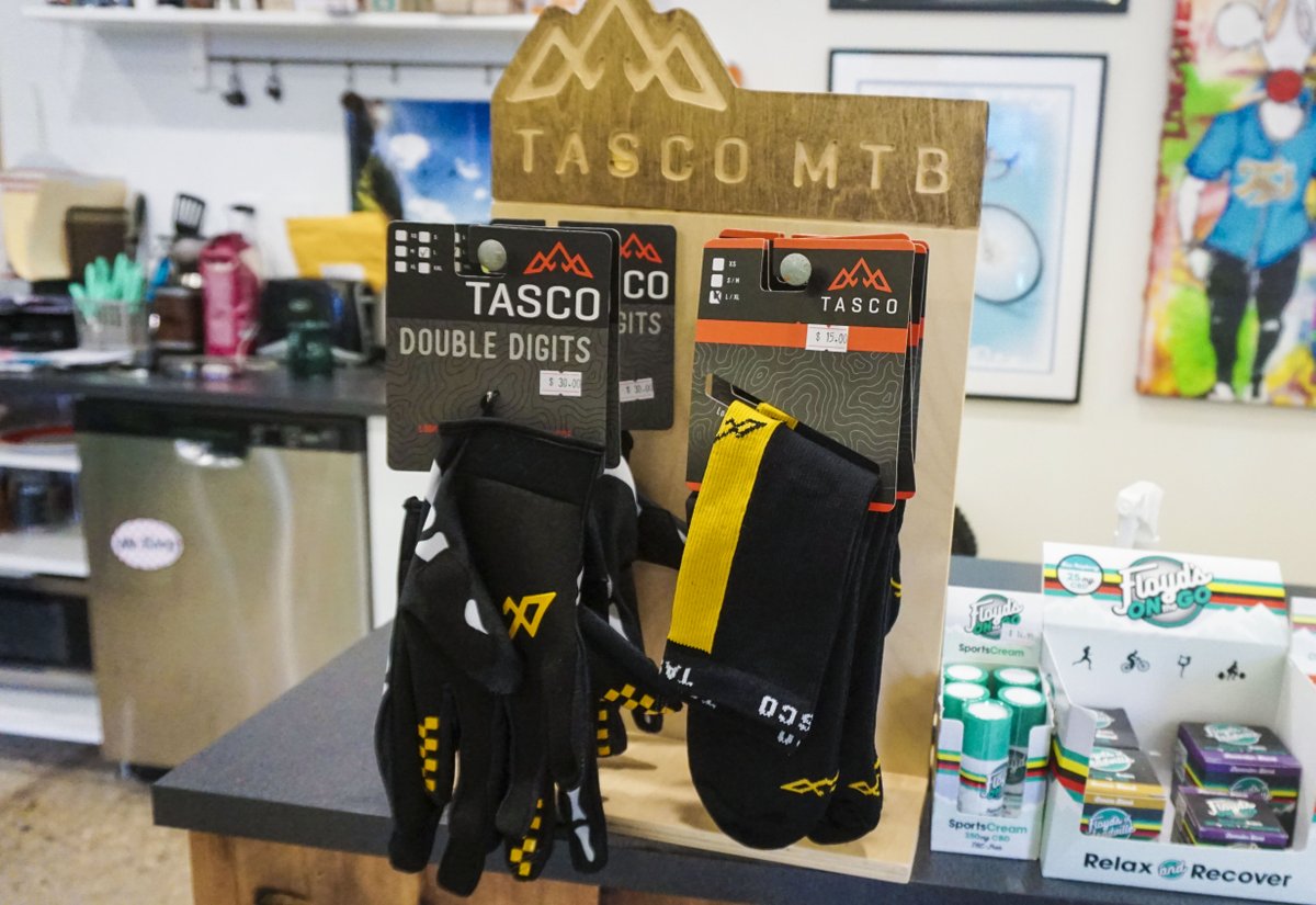 Some clean looking Tasco gear here at the shop.

#CentralDistrictCyclery #GrandRapidsMTBShop #TascoMTB #SpinfulDotBike #SpinfulMTB #Spinful