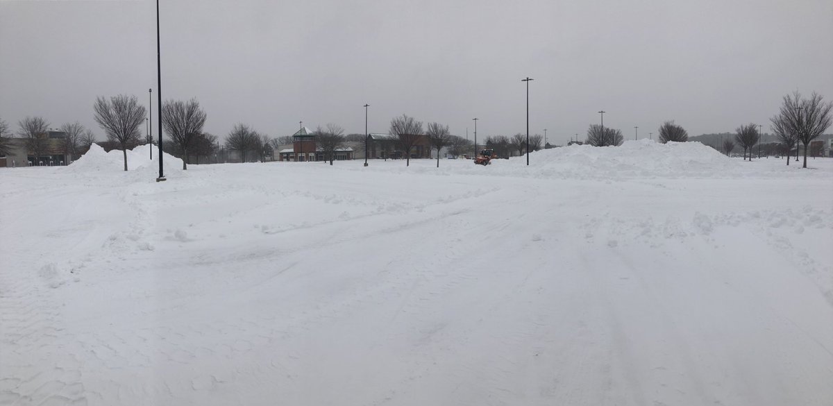 WBZPhotog's tweet photo. HUGE mounds of snow are back at #ShoppersWorld in #Framingham.
These might be here until May. #WBZ https://t.co/9Oip5mQLYi