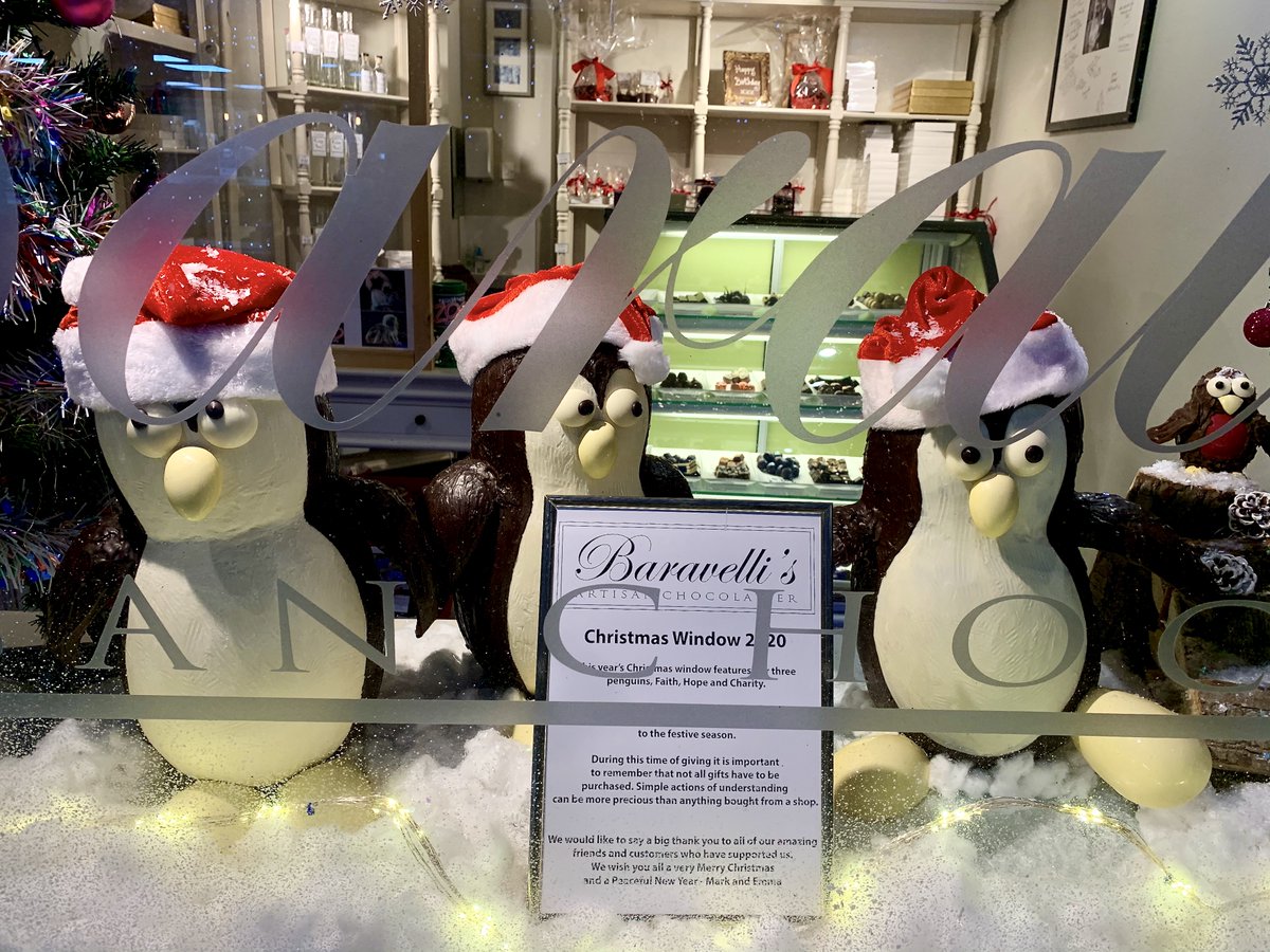 Keeping_ItLocal's tweet image. You can&apos;t help but smile when you spot these tubby chocolate penguins in @Baravellis beautiful Christmas window 🐧🐧🐧
baravellis.com
#shoplocal #northwales #conwy #smallbusiness @nwalessocial