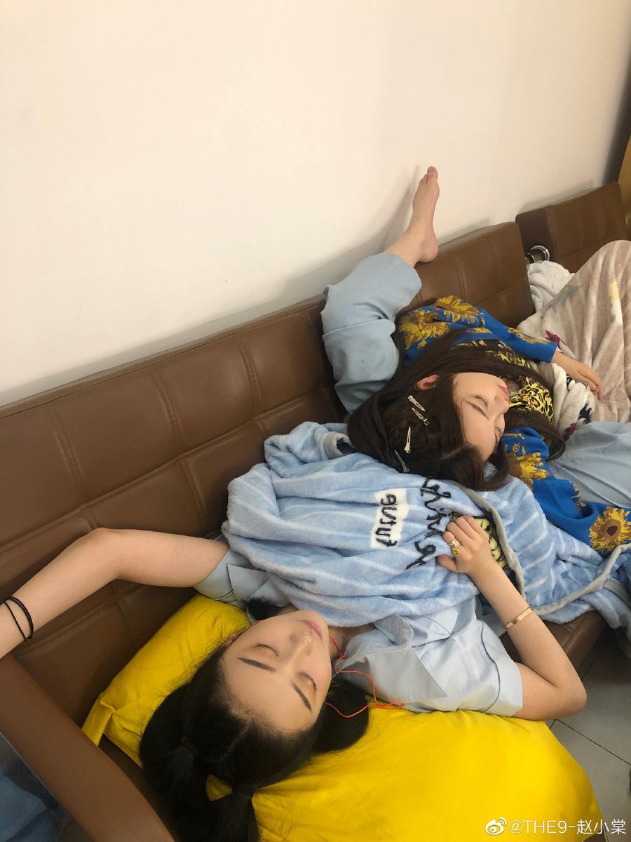 zhaoxiaotango's tweet photo. zhaoxiaotang WEIBO UPDATE

TRANS:  little 🐟 egg, happy birthday~ ❤️ to be able to stay together is all fate~ let’s be neighbours together 😁😁 @ YSX https://t.co/MESMs7QhIL