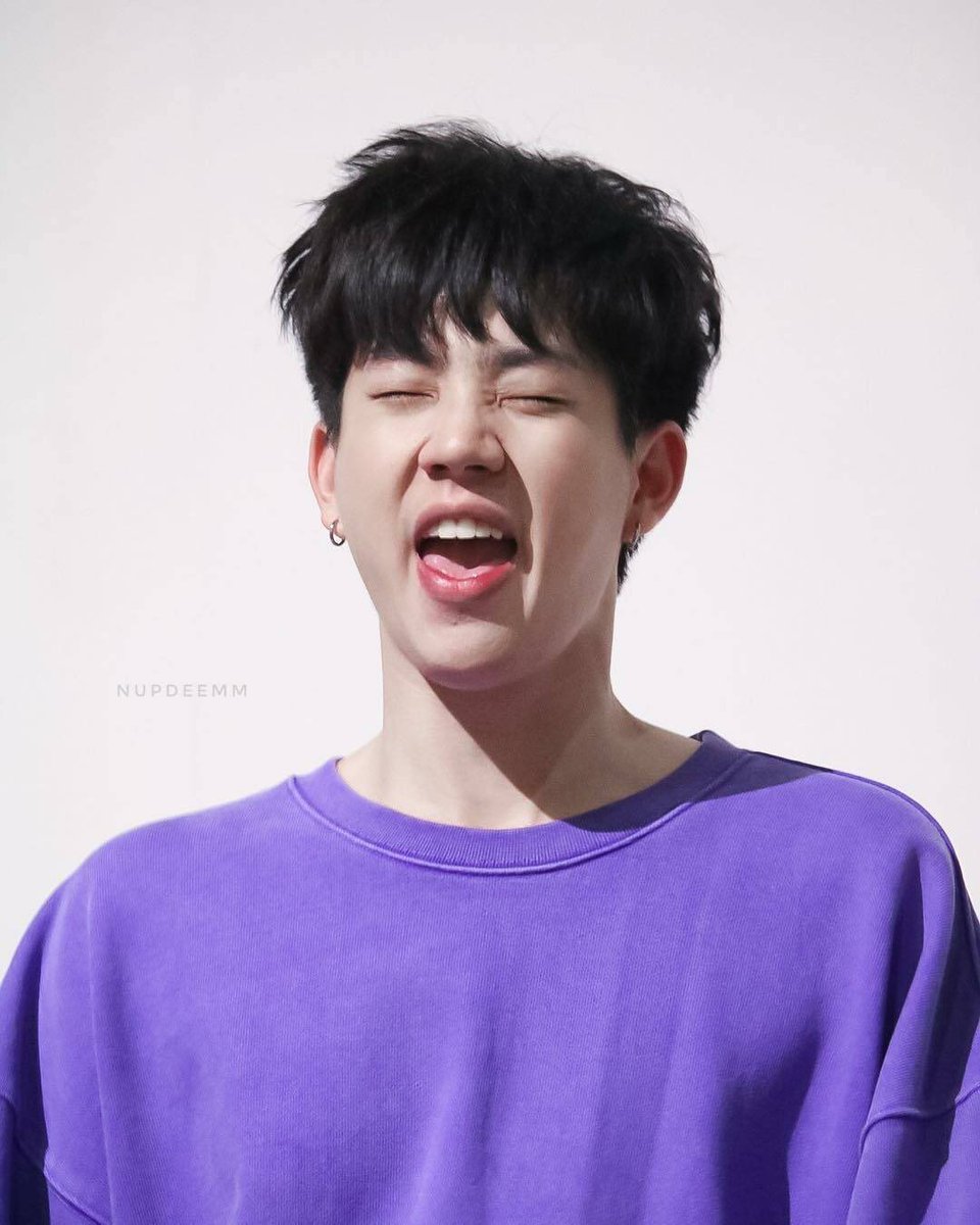 naam_chon's tweet image. พ่อยังไม่เซ็นรับรองบุตรเลยค่ะ