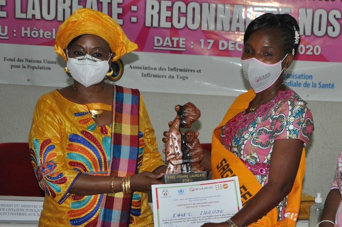 Diallo_FBT's tweet photo. 2020 est déclarée année de la sage-femme et du personnel infirmier par l’OMS : heureuse d’avoir, avec ma sœur @JosianeYaguibou de @UNFPA_TOGO contribué à la célébration des #FemmesSages du Togo en ce jour, sous l’égide du @MSPS_Togo . https://t.co/yMJltupSeE