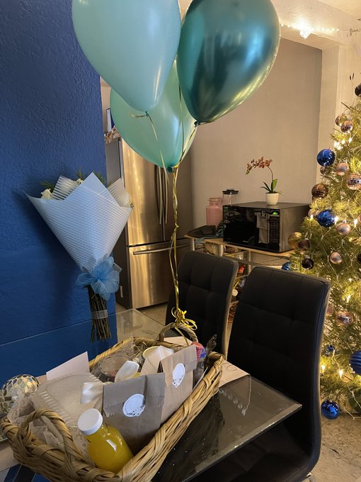 Ya desde temprano me est&aacute;n consintiendo en mi d&iacute;a 🥺 miren qu&eacute; lindo desayuno, soy muy afortunada de tenerlos<a href="/tag/bodawerocat"class="tags"><span>#bodawerocat</span></a>