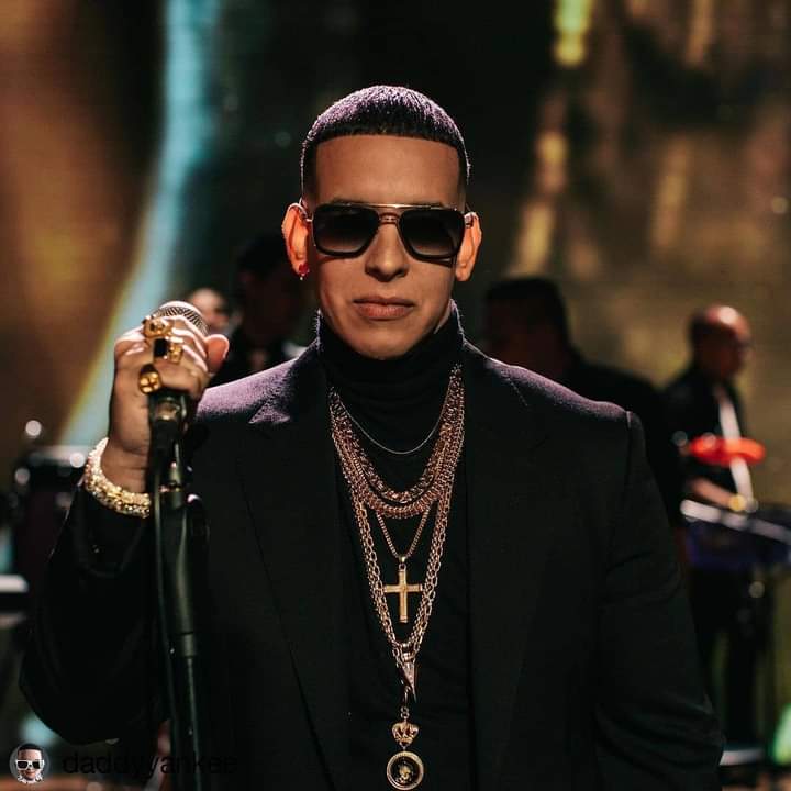 margareth_ayala's tweet photo. @daddy_yankee #ARMY #DYARMY #DYMFC 🇭🇳👑🇵🇷
• • • • • •
TÚ TENÍAS LA 🔑 PERO TE ROMPÍ LA 🚪
#DeVueltaPaLaVuelta 💃🏻
@nevarezpr @MaynaNevarez @DYmfc_honduras_ https://t.co/JRlqLo7O2h