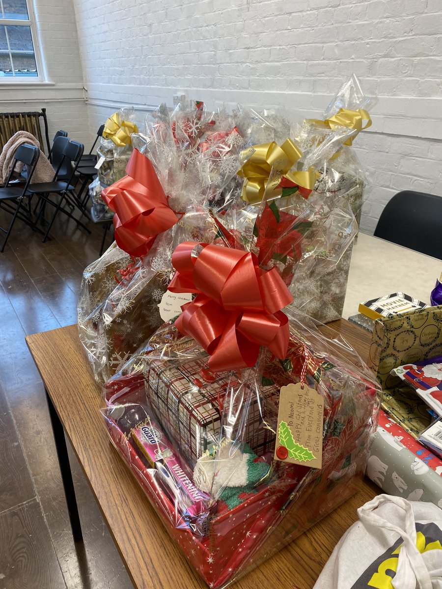 WarringtonGrCo's tweet photo. Fantastic effort from our volunteers today 20 plus food parcels and also 24 beautifully wrapped presents for people we connect with who live alone at Xmas, big thanks to Ami Rory Meg Nikki Jack and Lauren for being such community minded people spreading some joy in Warrington 🙌🏻 https://t.co/pMx4rnhq4l