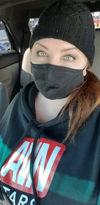 Xmas shopping! Its chilly today so I ninjaed up haha And my eyes are doing some weird shit and won't<a href="/tag/mvsales"class="tags"><span>#mvsales</span></a>