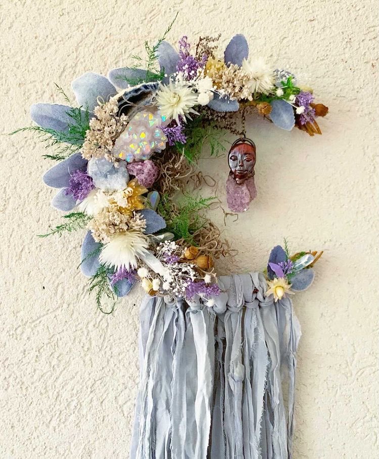Omg PLEASE look at this STUNNING collaboration I worked on with @scorpiosun_scorpiomoon_dreamer !!! 🤩🤩🤩🥰 
Her wreaths &amp; my goddess pieces compliment each other so well! 
These will be available in her shop at NOON tomorrow!!! 💟
•
etsy.com/shop/scorpiosm…