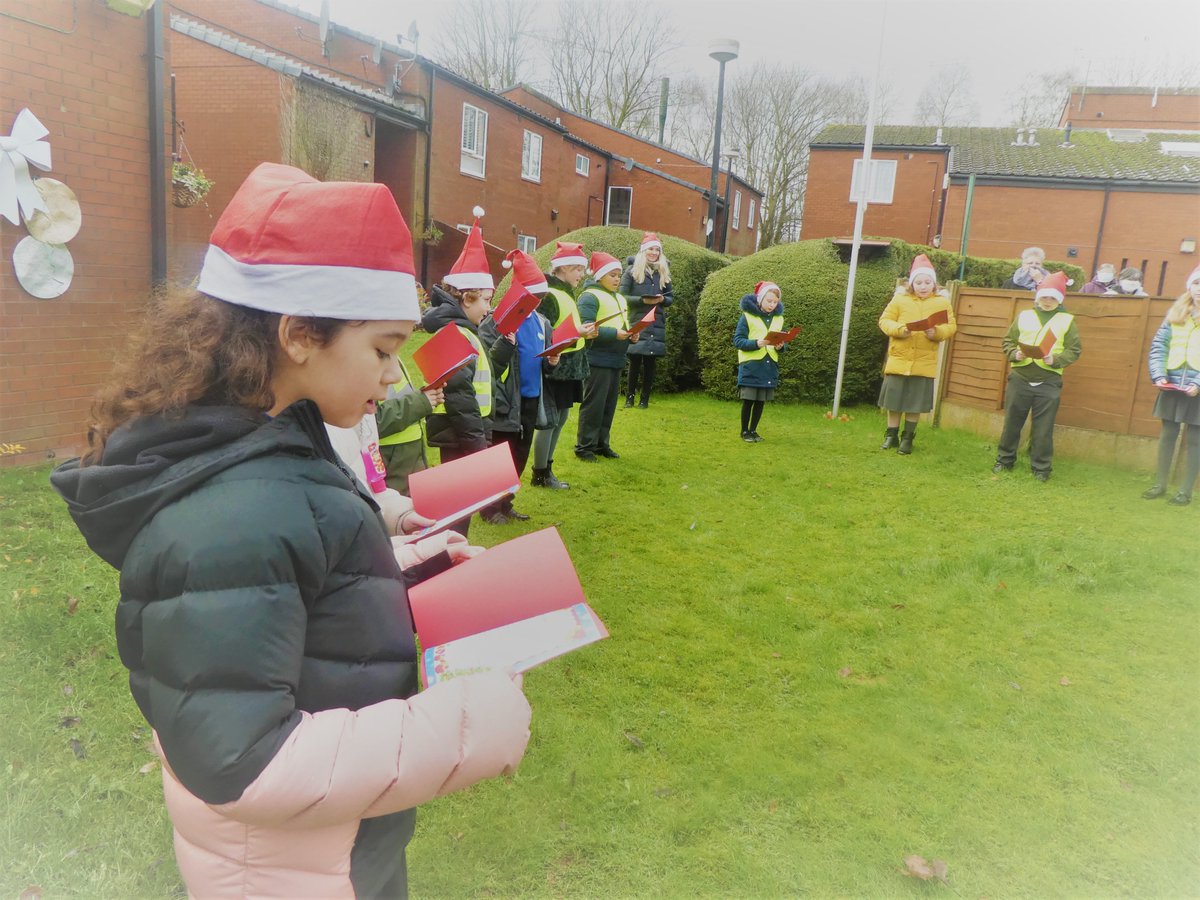 PalacefieldsPS's tweet photo. What a fantastic afternoon for our Year 4s who were able to bring some Christmas joy by singing to some of our local residents @AnchorHanover. 🎄#christmas #citizenship https://t.co/UndAB1NOeH