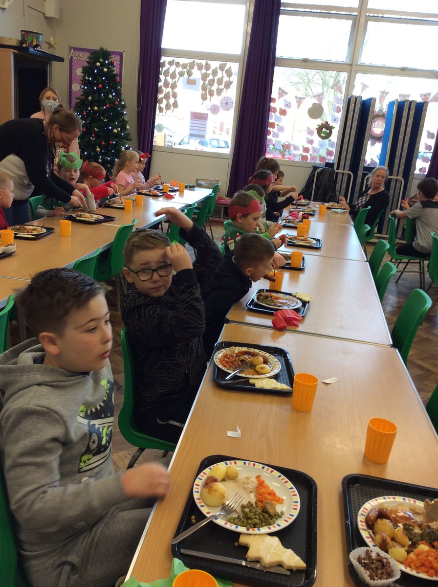 Mrs Hanson tweet media