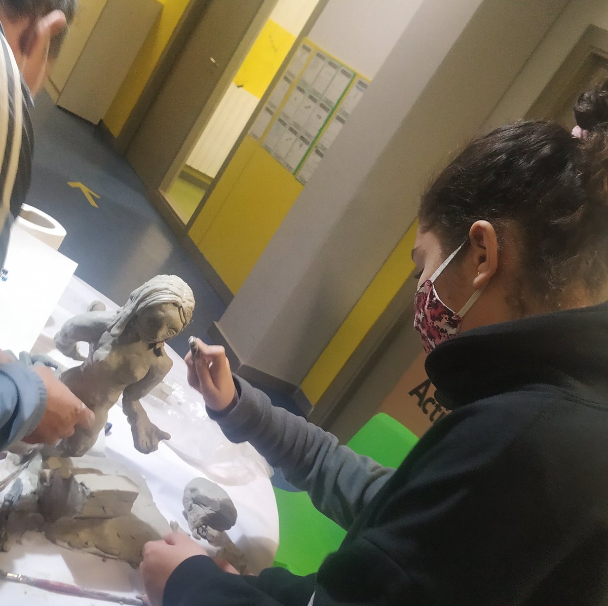 EscolaElsPins's tweet image. Comencem a donar forma a les maquetes de les escultures que farem amb @ManoloRRivera relacionades amb #ODS
Projecte #POEFA. Tot 6è cap a l'èxit educatiu! @FondosEuropeos @educaciocat @cdfcultura  #Art #Escultura
