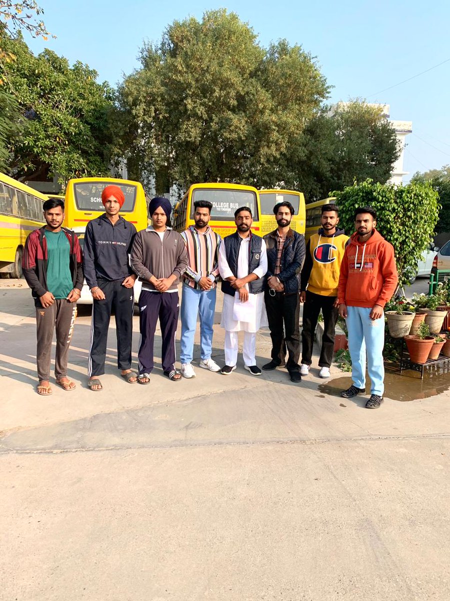 JobanMoga's tweet photo. #nsuistandswithfarmers #akshaysharma #NoFarmersNoFoodNoFuture https://t.co/2pcy8gMstr