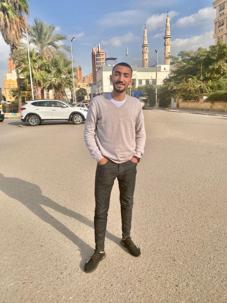 لا تدع جهل الناس بك يغلب علمك بنفسك..✈🖤