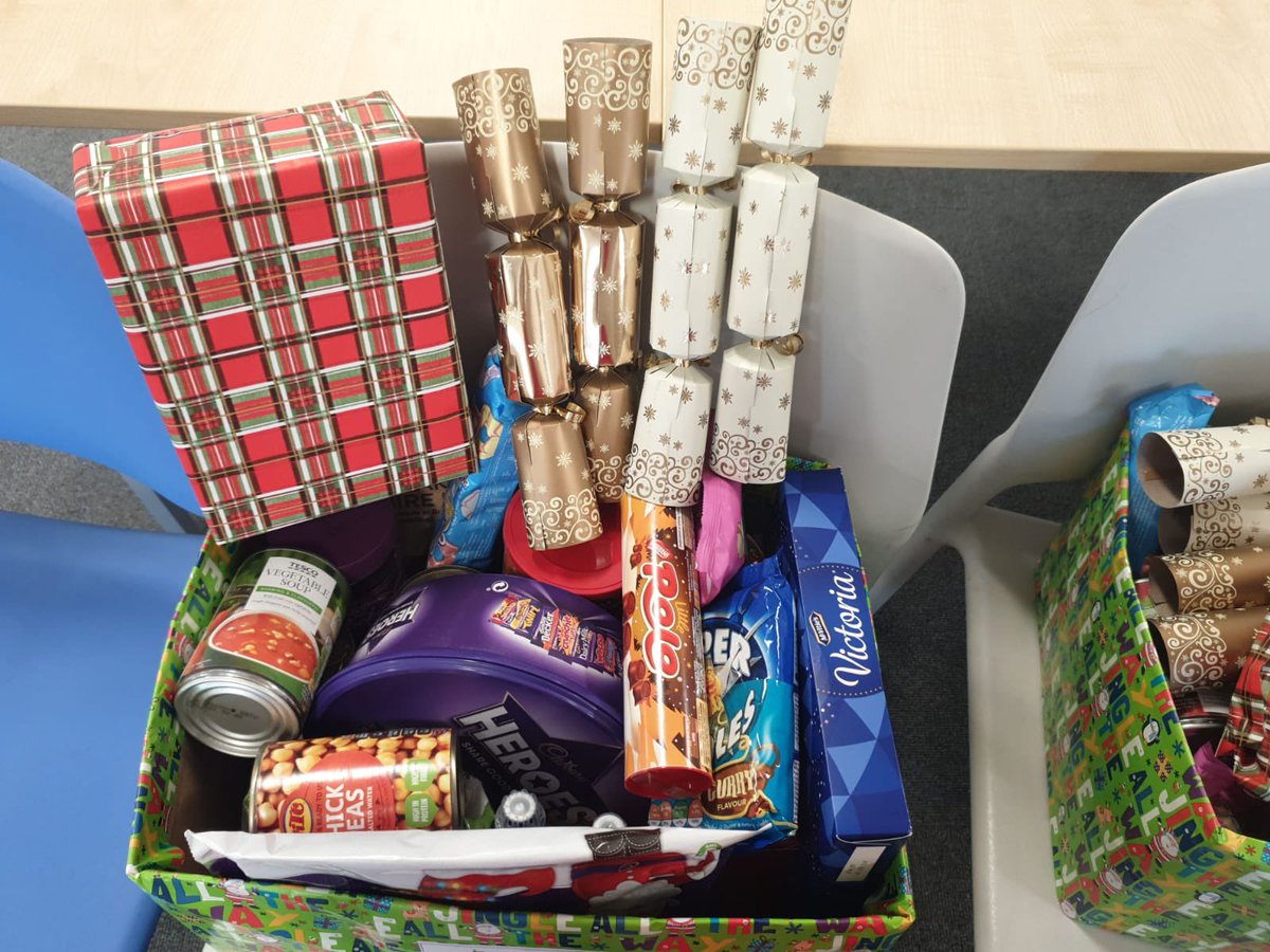 AldermanPounder's tweet photo. We always say making a difference is part of our make up here at Alderman Pounder &amp; the school family is certainly doing that this Christmas for families in our community following their donations that has allowed us to share these special Christmas hampers #AP12DaysOfChristmas https://t.co/iIQRUJF7PI