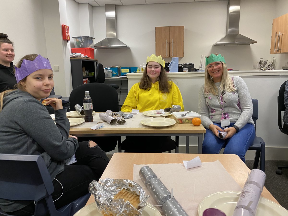 SelbyCollege's tweet photo. Students have enjoyed festive lunches within their course bubbles across college this week. Here’s a few snaps of our Entry-Level students enjoying their Christmas Dinner🎄
#SelbyCollege #Christmas #ClassBubble #FurtherEducation https://t.co/omrmf2J0E4