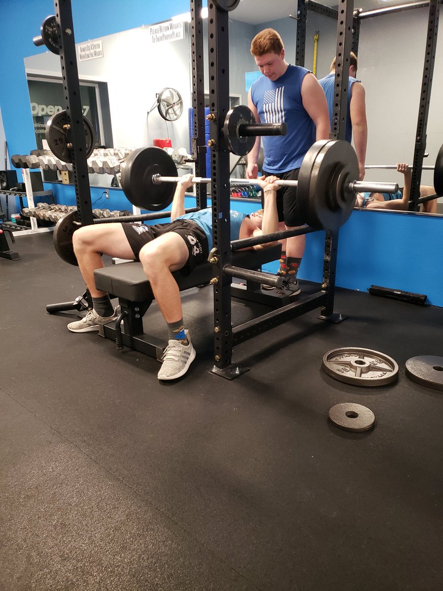 KelleyS19309319's tweet photo. Week 7. Bench pyramid day with @RyleeScott11 https://t.co/v6h0IEiXq0