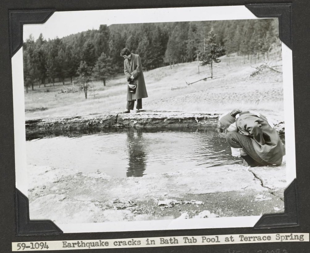 Inspecting cracks in Bath Tub Pool at Terrace Spring after the Hebgen Lake earthquake on August 17, 1959. The earthquake affected many thermal features in the Park. yellowstoneinsider.com/2017/08/17/old… #OldYellowstone