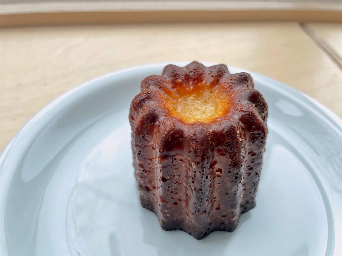 doublemacbex's tweet photo. Lane Eight Coffee, in East Dulwich, where the sweet treats — like the coffee shop itself — are petite but perfectly formed. Great coffee from @AssemblyRoast too. More details in my new post:
https://t.co/Kb5CfiWsjz https://t.co/jWKQ2mvxoo