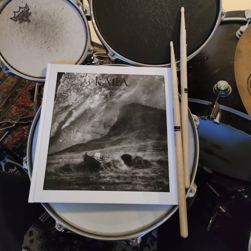 The 2cd artbook of Allt þetta helvítis myrkur (including Blótar gömlu goðin ep) is sold out from the label! So act fast if you see it available in any distro!
It's still available in the all-inclusive box